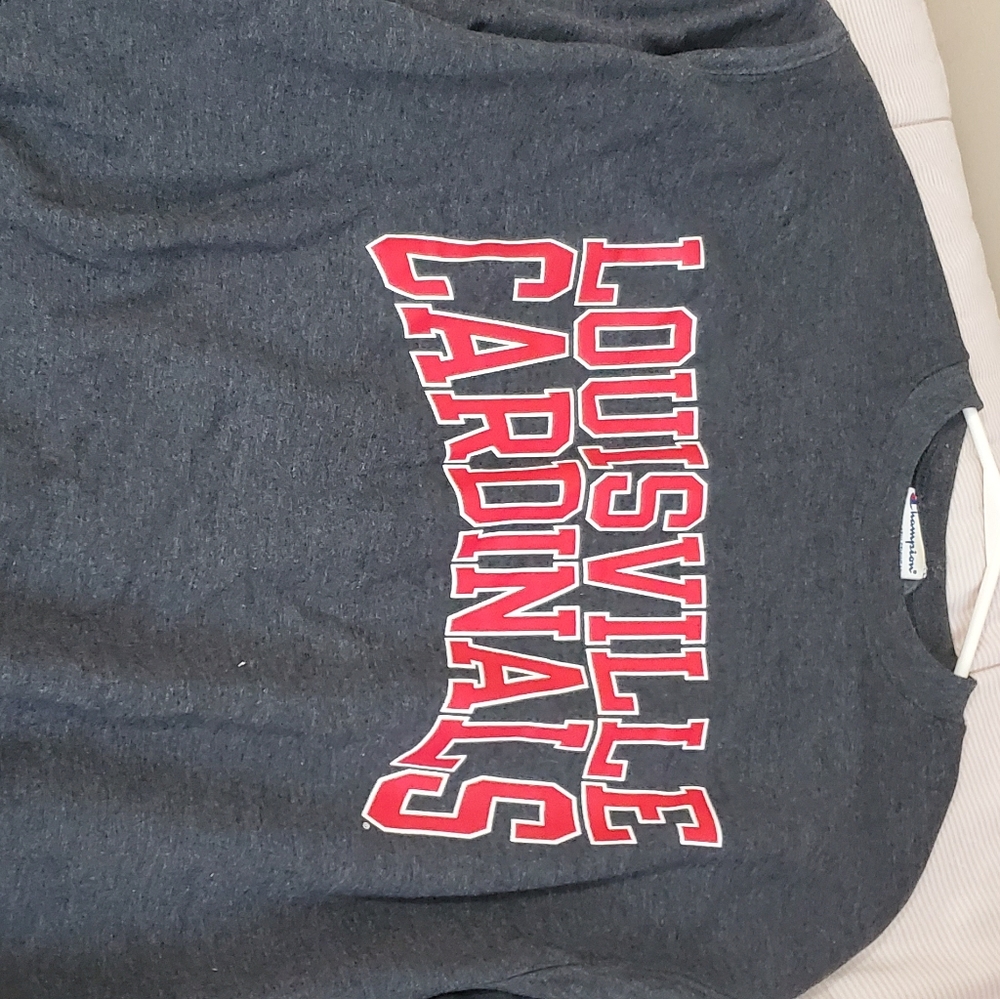 NEW CHAMPION University of Louisville sweatshirt